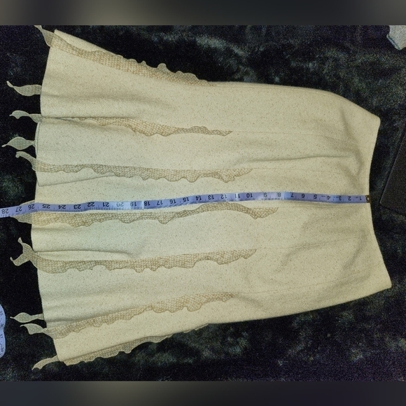 Escada vintage  wool A-line skirt with ruffle trim in size 36 (sz 6) - Picture 2 of 15